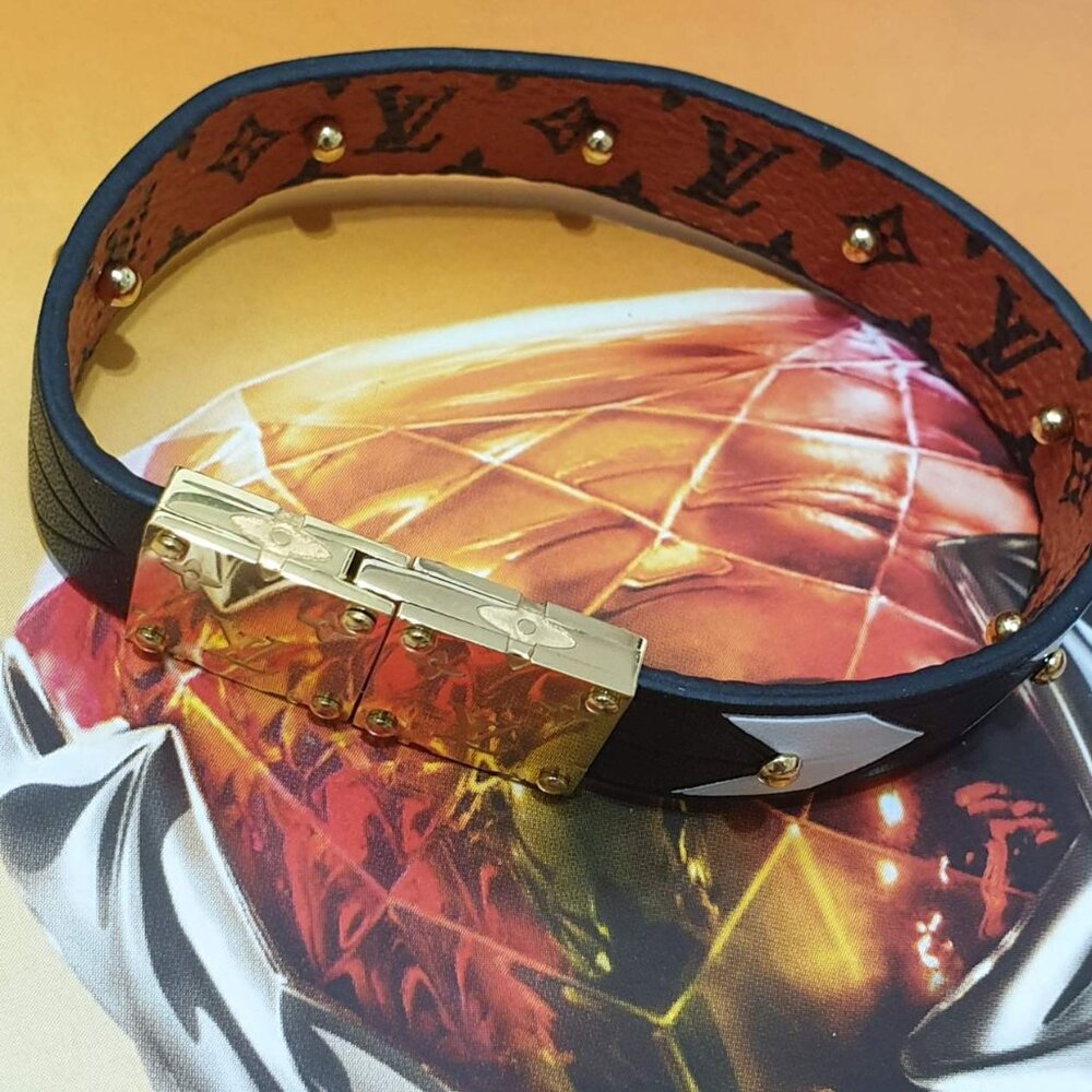 Louis Vuitton Leather Cuff Gold Double Face Unisex Bangle Bracelet Accessory